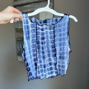 blue tank top